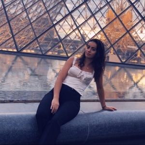 Meet your Posher, Leonida